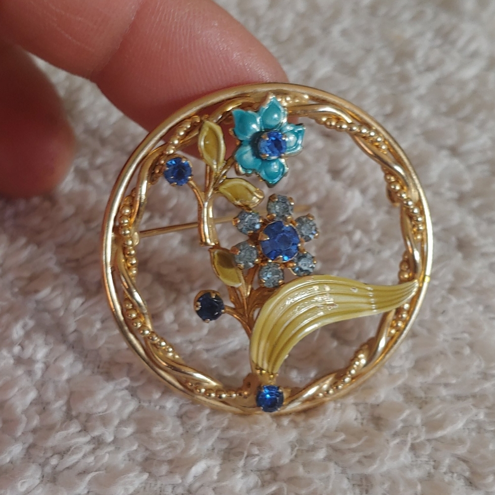 Alice Caviness vintage brooch